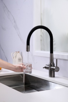 Детальное фото товара: Paulmark SALIX, смеситель, вороненая сталь, черный шланг