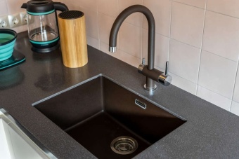 Детальное фото товара: Omoikiri Kata 44-U-BL, мойка, гранит, черный