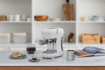 Детальное фото товара: Smeg ECF02WHEU